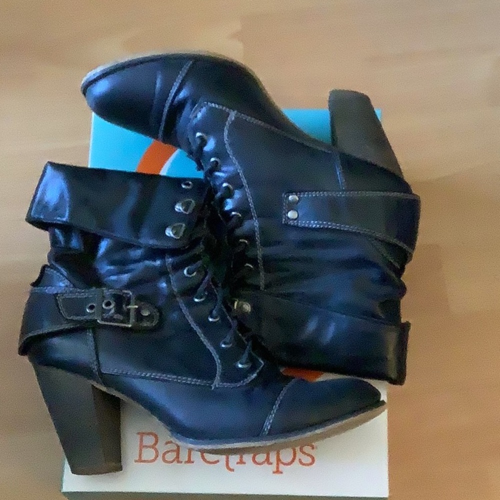 Nevada Boots in Dark Grey